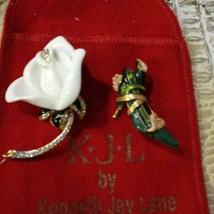 KJL Broochs with dust cases